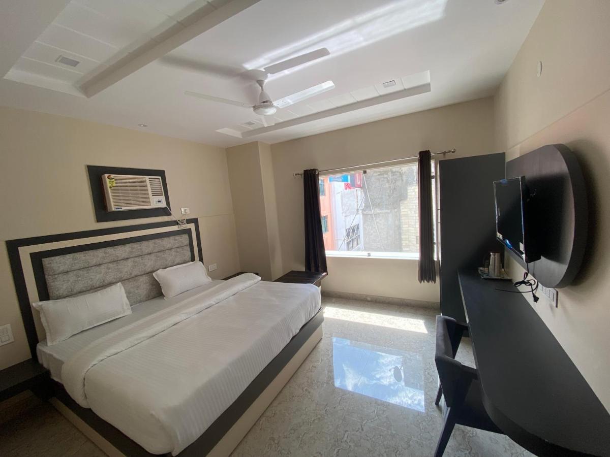 Hotel Blue Sky Haridwār Buitenkant foto