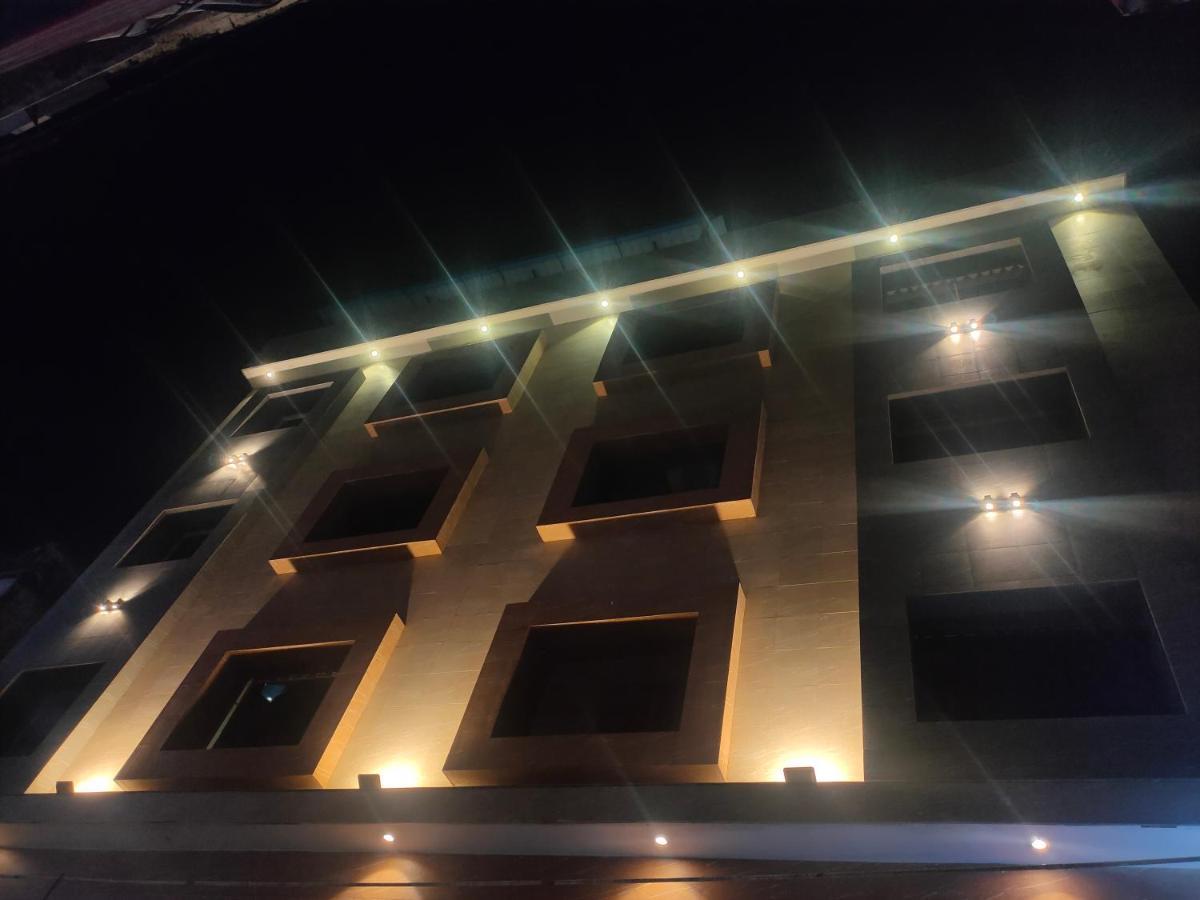 Hotel Blue Sky Haridwār Buitenkant foto